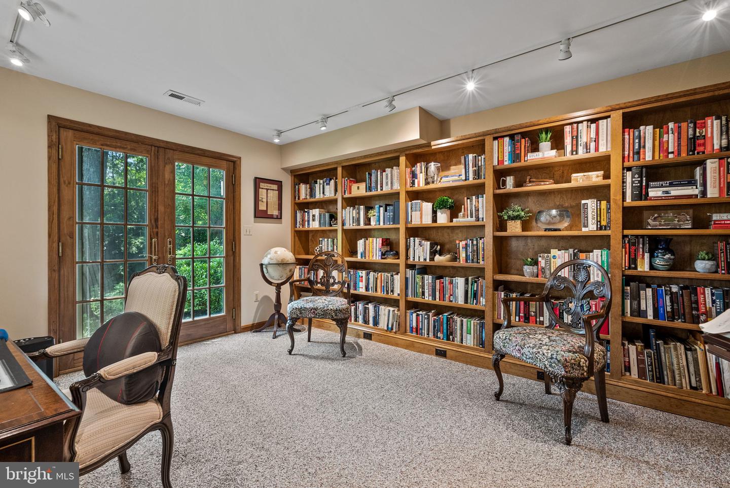 1302 TRINITY DR, ALEXANDRIA, Virginia 22314, 3 Bedrooms Bedrooms, ,3 BathroomsBathrooms,Residential,For sale,1302 TRINITY DR,VAAX2047602 MLS # VAAX2047602