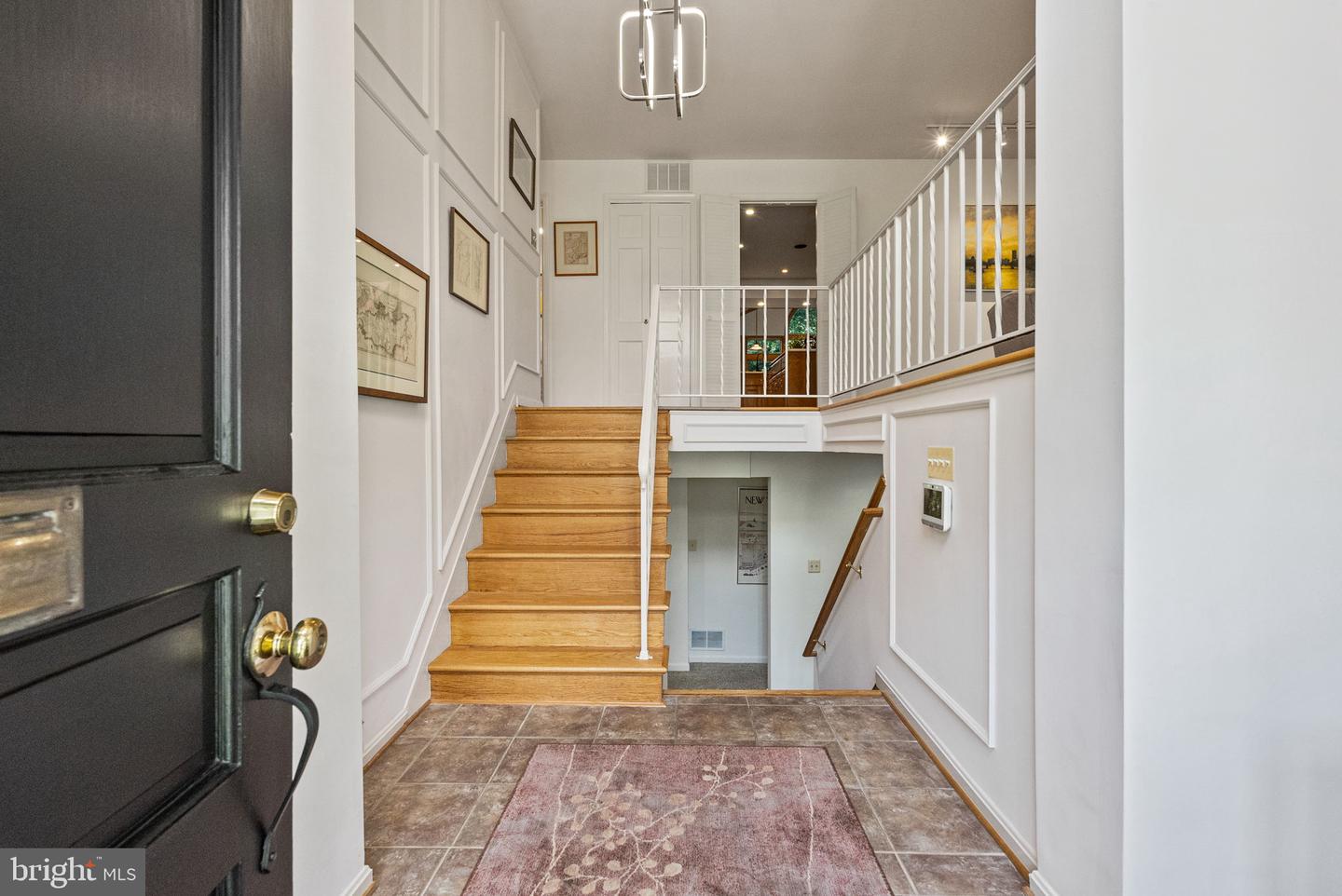 1302 TRINITY DR, ALEXANDRIA, Virginia 22314, 3 Bedrooms Bedrooms, ,3 BathroomsBathrooms,Residential,For sale,1302 TRINITY DR,VAAX2047602 MLS # VAAX2047602