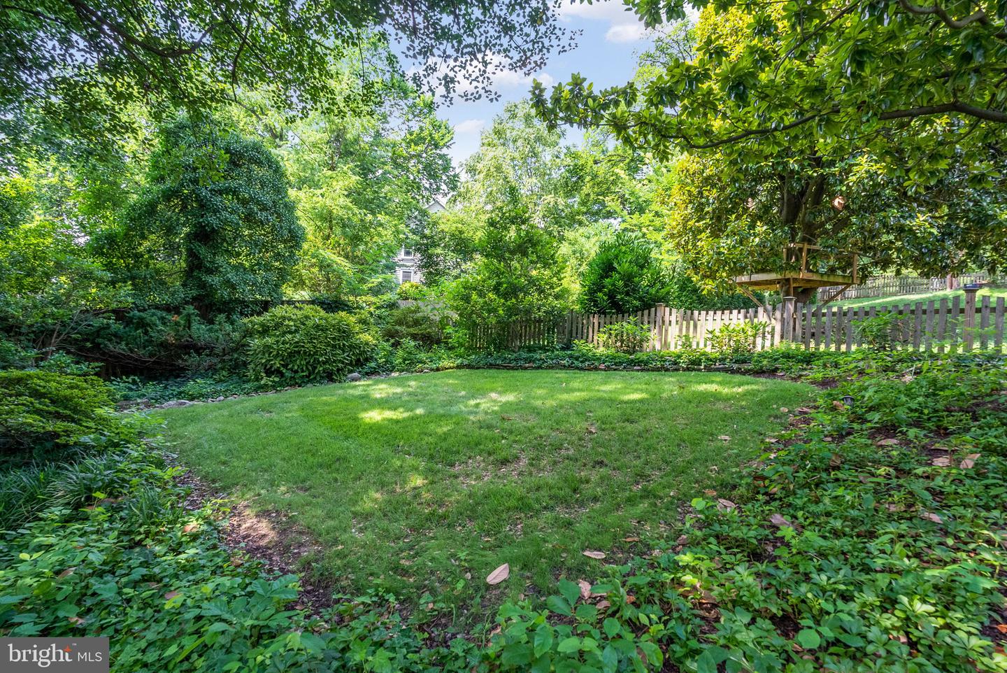 1302 TRINITY DR, ALEXANDRIA, Virginia 22314, 3 Bedrooms Bedrooms, ,3 BathroomsBathrooms,Residential,For sale,1302 TRINITY DR,VAAX2047602 MLS # VAAX2047602