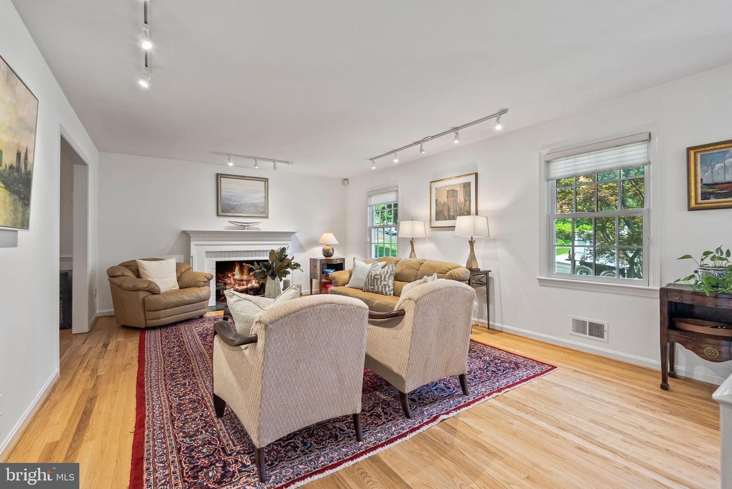 1302 TRINITY DR, ALEXANDRIA, Virginia 22314, 3 Bedrooms Bedrooms, ,3 BathroomsBathrooms,Residential,For sale,1302 TRINITY DR,VAAX2047602 MLS # VAAX2047602
