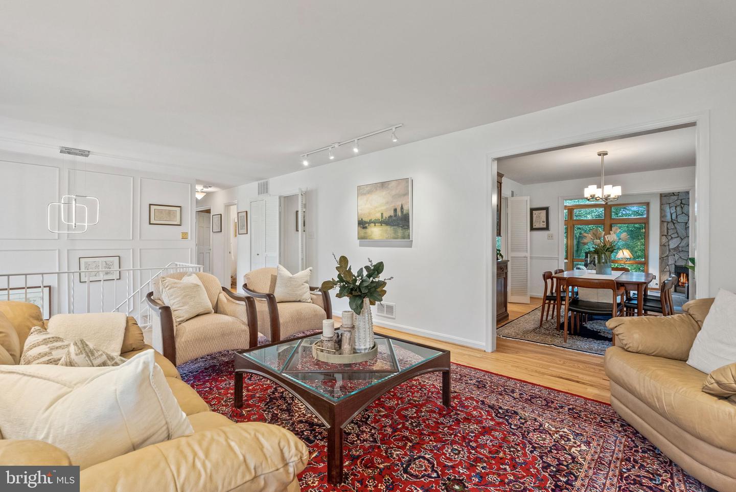 1302 TRINITY DR, ALEXANDRIA, Virginia 22314, 3 Bedrooms Bedrooms, ,3 BathroomsBathrooms,Residential,For sale,1302 TRINITY DR,VAAX2047602 MLS # VAAX2047602