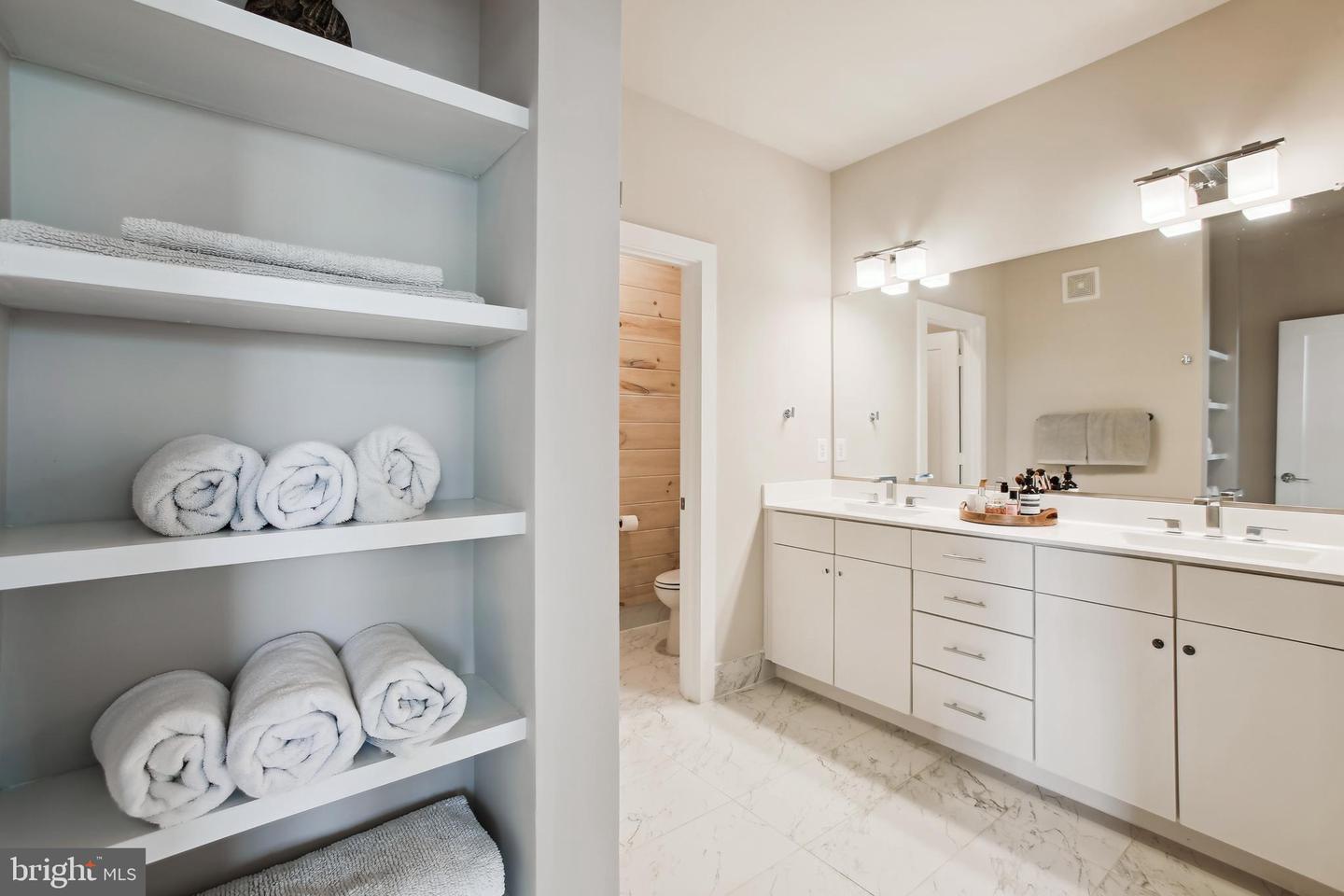 1302 S. ROLFE STREET, ARLINGTON, Virginia 22204, 3 Bedrooms Bedrooms, ,2 BathroomsBathrooms,Residential,For sale,1302 S. ROLFE STREET,VAAR2061032 MLS # VAAR2061032