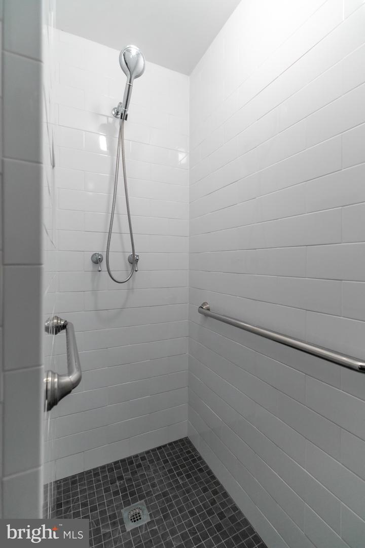 6016 BERWYND RD, FAIRFAX, Virginia 22030, 4 Bedrooms Bedrooms, ,4 BathroomsBathrooms,Residential,For sale,6016 BERWYND RD,VAFX2256362 MLS # VAFX2256362