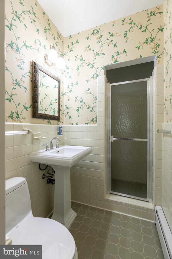 6016 BERWYND RD, FAIRFAX, Virginia 22030, 4 Bedrooms Bedrooms, ,4 BathroomsBathrooms,Residential,For sale,6016 BERWYND RD,VAFX2256362 MLS # VAFX2256362