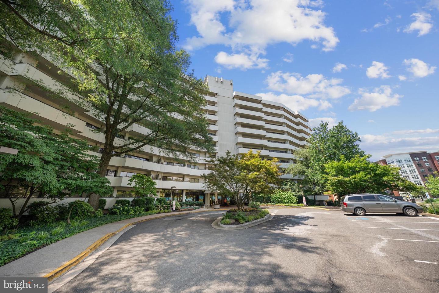 5300 COLUMBIA PIKE #315, ARLINGTON, Virginia 22204, 3 Bedrooms Bedrooms, ,2 BathroomsBathrooms,Residential,For sale,5300 COLUMBIA PIKE #315,VAAR2061110 MLS # VAAR2061110