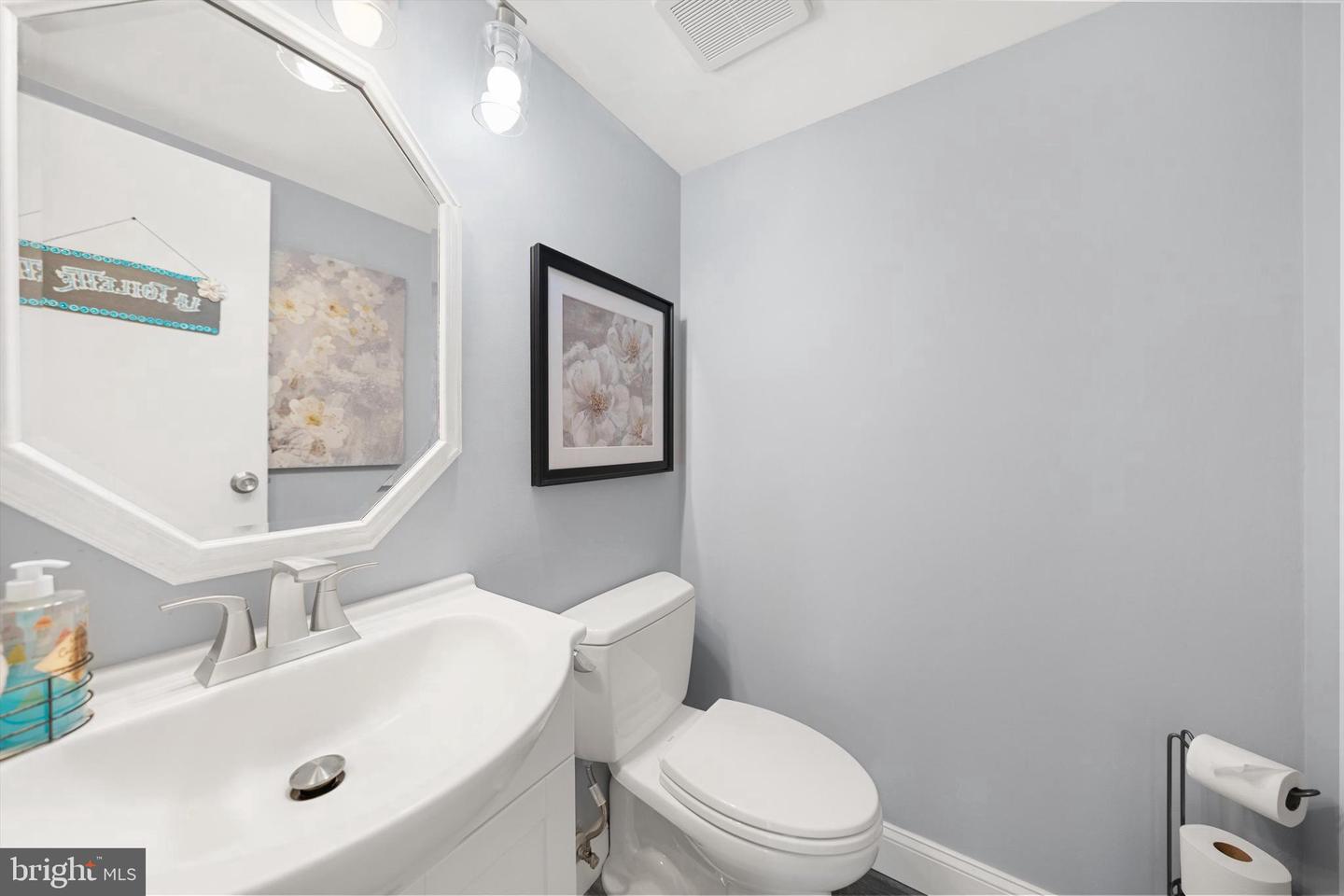 5300 COLUMBIA PIKE #315, ARLINGTON, Virginia 22204, 3 Bedrooms Bedrooms, ,2 BathroomsBathrooms,Residential,For sale,5300 COLUMBIA PIKE #315,VAAR2061110 MLS # VAAR2061110