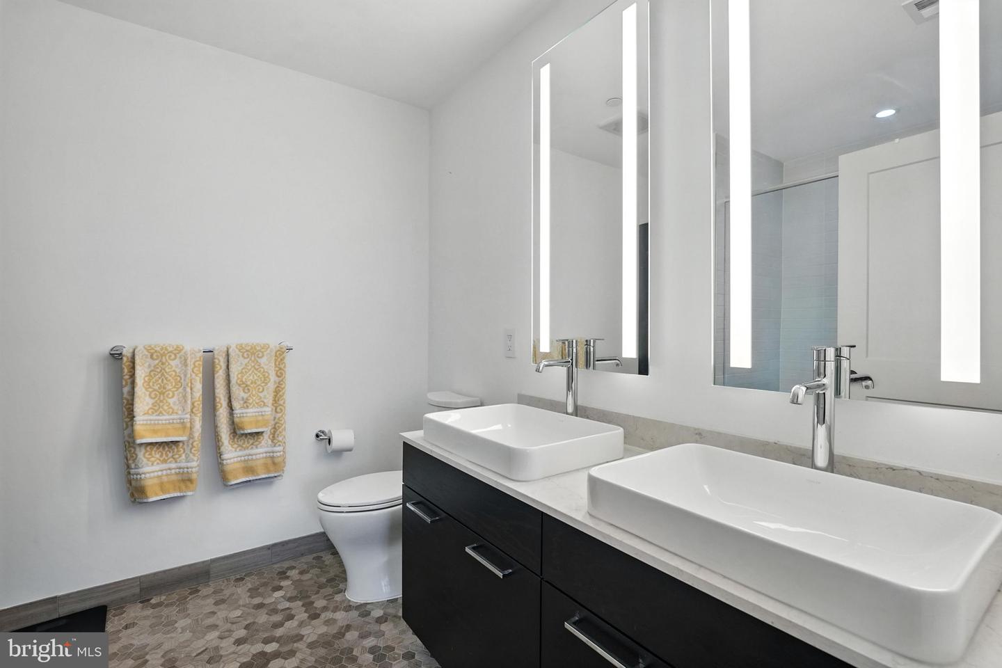 70 N ST SE #N913, WASHINGTON, District Of Columbia 20003, 2 Bedrooms Bedrooms, ,2 BathroomsBathrooms,Residential,For sale,70 N ST SE #N913,DCDC2211178 MLS # DCDC2211178