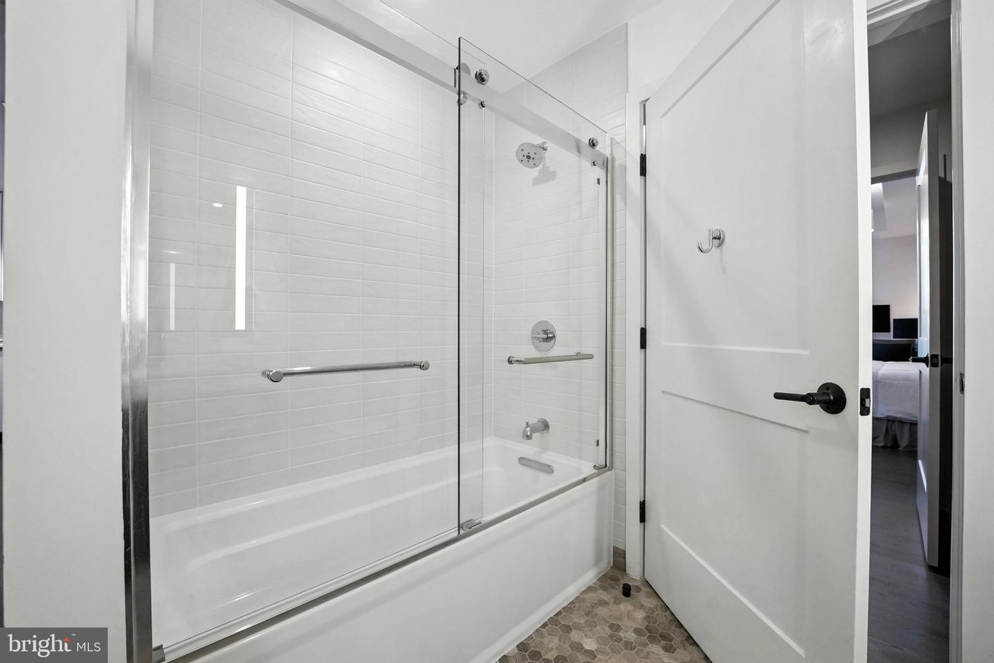 70 N ST SE #N913, WASHINGTON, District Of Columbia 20003, 2 Bedrooms Bedrooms, ,2 BathroomsBathrooms,Residential,For sale,70 N ST SE #N913,DCDC2211178 MLS # DCDC2211178