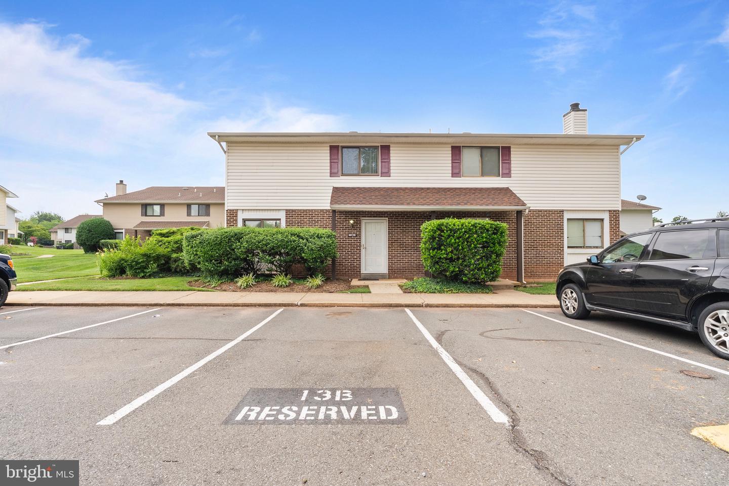 9013 SANDALWOOD DR #B, MANASSAS, Virginia 20110, 2 Bedrooms Bedrooms, ,1 BathroomBathrooms,Residential,For sale,9013 SANDALWOOD DR #B,VAMN2009056 MLS # VAMN2009056