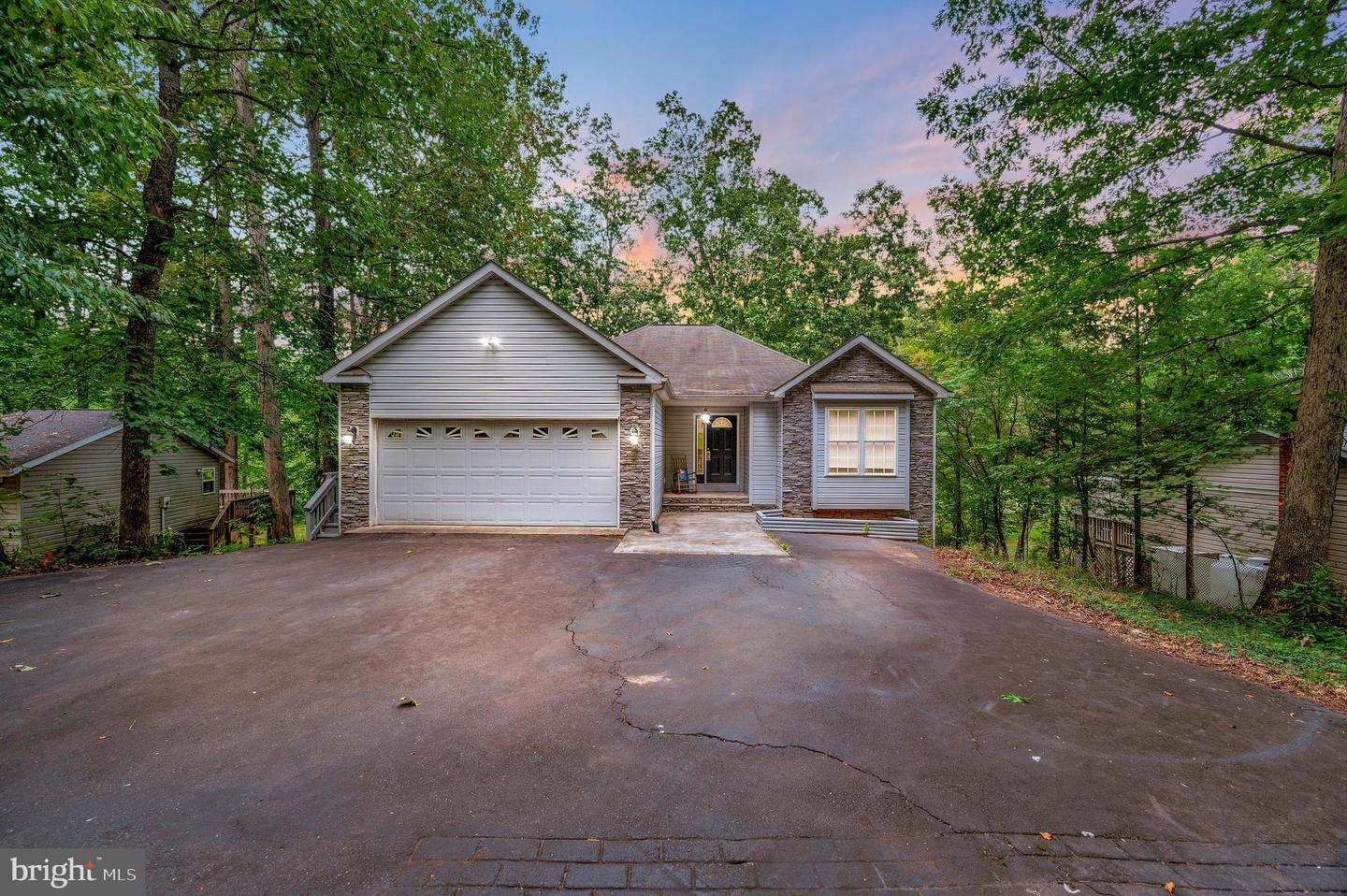 1115 EASTOVER PKWY, LOCUST GROVE, Virginia 22508, 4 Bedrooms Bedrooms, ,3 BathroomsBathrooms,Residential,For sale,1115 EASTOVER PKWY,VAOR2010252 MLS # VAOR2010252