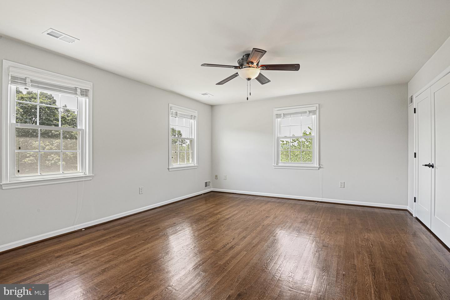 9810 SPRING RIDGE LN, VIENNA, Virginia 22182, 4 Bedrooms Bedrooms, ,3 BathroomsBathrooms,Residential,For sale,9810 SPRING RIDGE LN,VAFX2256570 MLS # VAFX2256570
