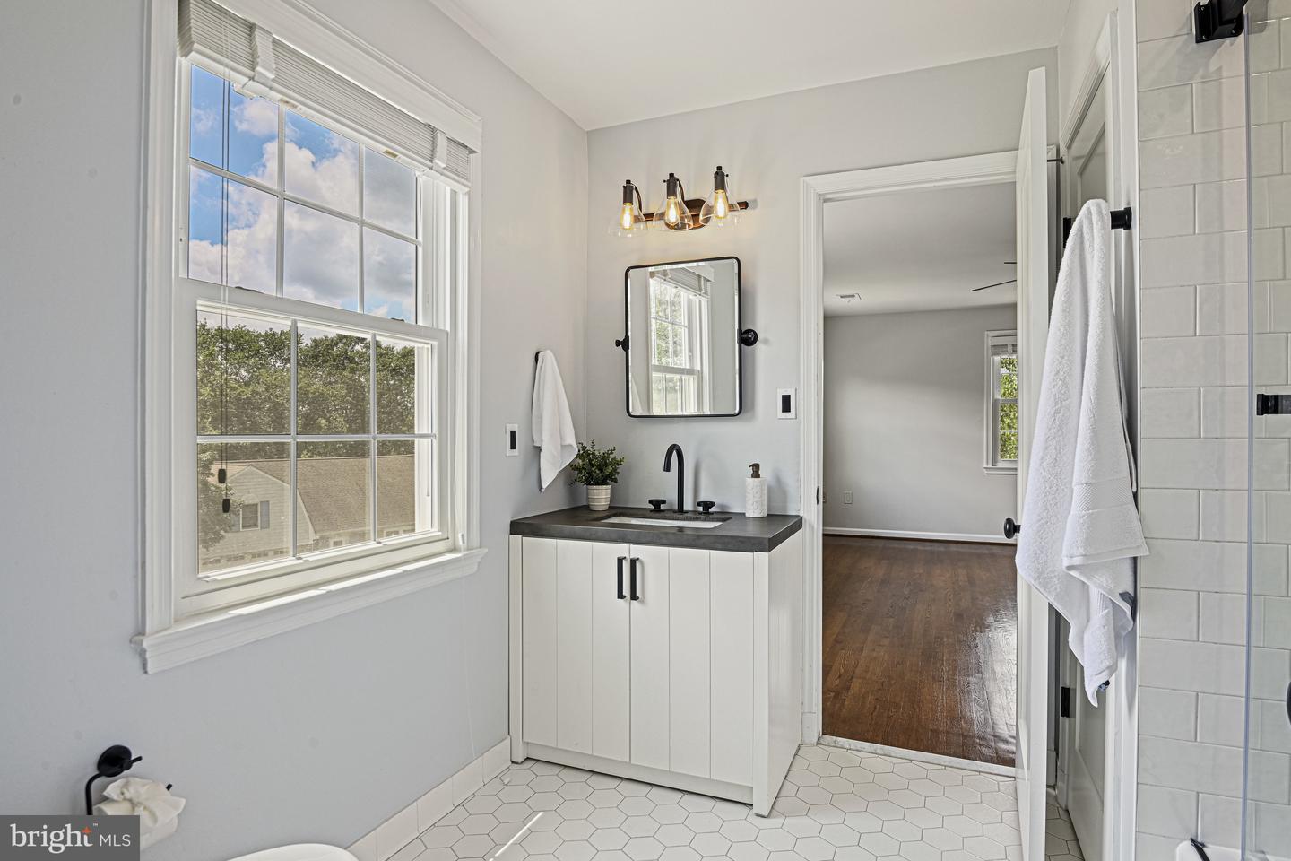 9810 SPRING RIDGE LN, VIENNA, Virginia 22182, 4 Bedrooms Bedrooms, ,3 BathroomsBathrooms,Residential,For sale,9810 SPRING RIDGE LN,VAFX2256570 MLS # VAFX2256570