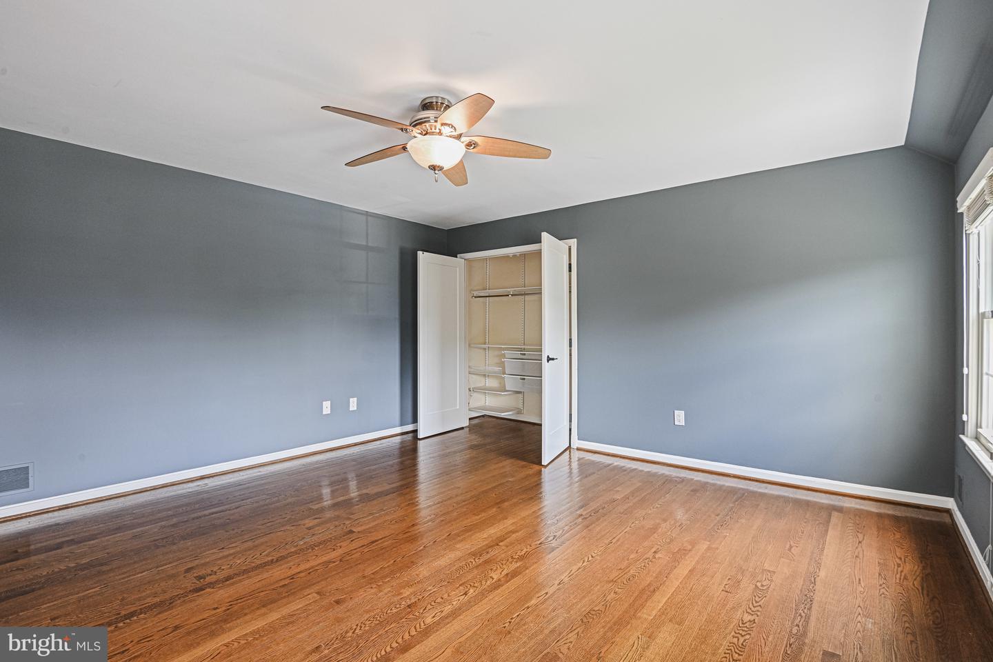 9810 SPRING RIDGE LN, VIENNA, Virginia 22182, 4 Bedrooms Bedrooms, ,3 BathroomsBathrooms,Residential,For sale,9810 SPRING RIDGE LN,VAFX2256570 MLS # VAFX2256570