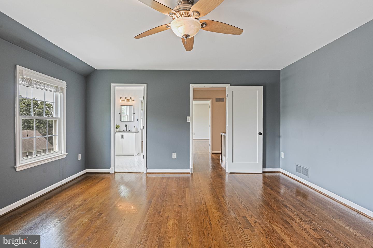 9810 SPRING RIDGE LN, VIENNA, Virginia 22182, 4 Bedrooms Bedrooms, ,3 BathroomsBathrooms,Residential,For sale,9810 SPRING RIDGE LN,VAFX2256570 MLS # VAFX2256570