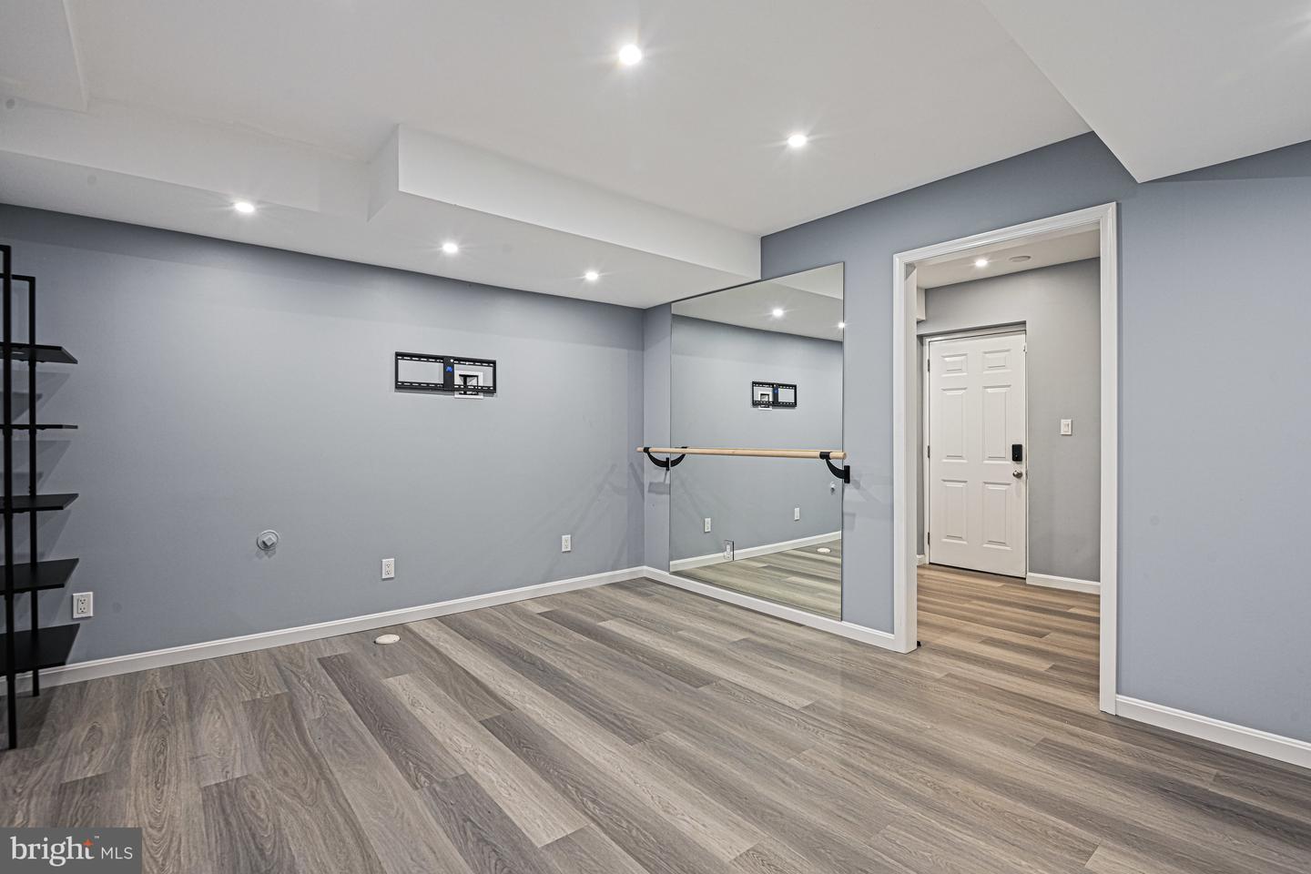 9810 SPRING RIDGE LN, VIENNA, Virginia 22182, 4 Bedrooms Bedrooms, ,3 BathroomsBathrooms,Residential,For sale,9810 SPRING RIDGE LN,VAFX2256570 MLS # VAFX2256570