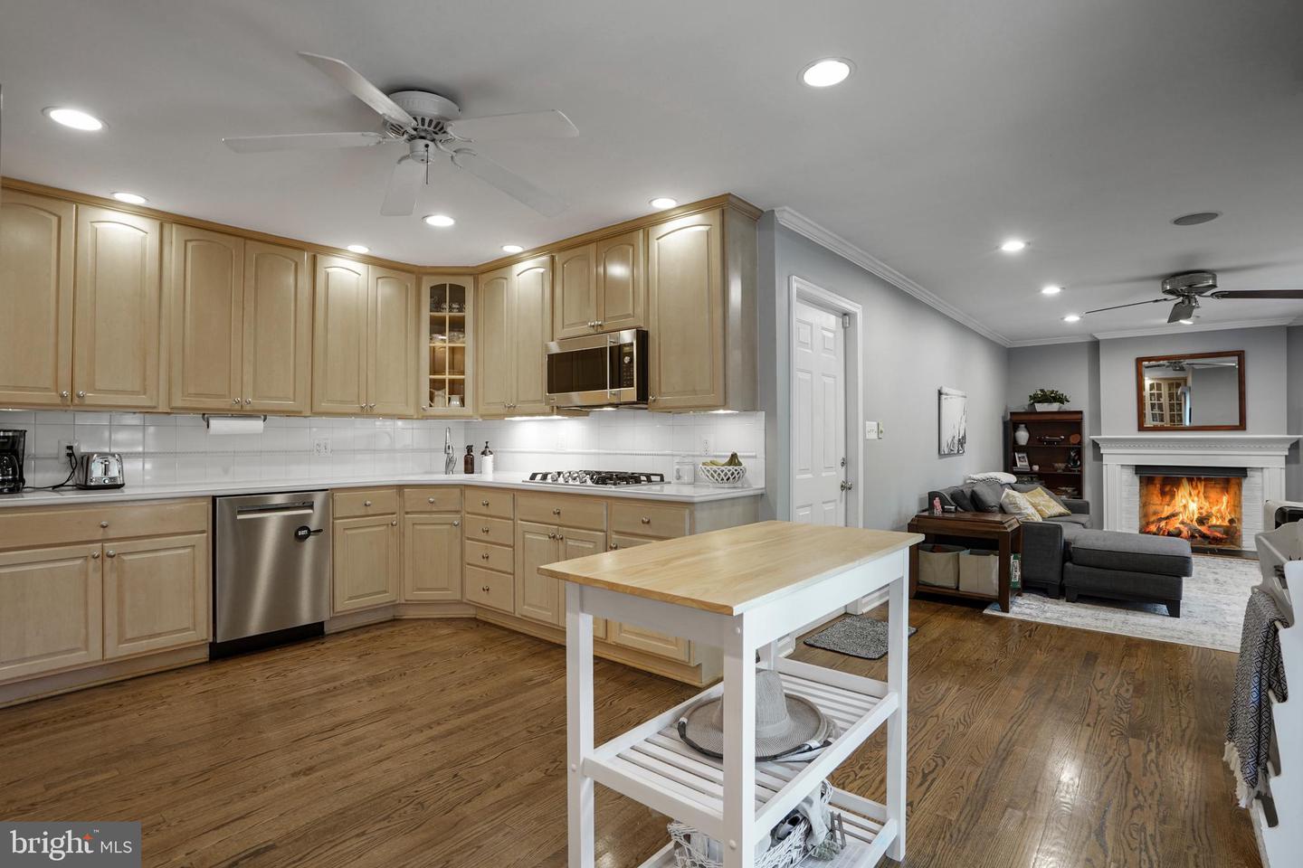 10808 MIDSUMMER DR, RESTON, Virginia 20191, 5 Bedrooms Bedrooms, ,3 BathroomsBathrooms,Residential,For sale,10808 MIDSUMMER DR,VAFX2256610 MLS # VAFX2256610