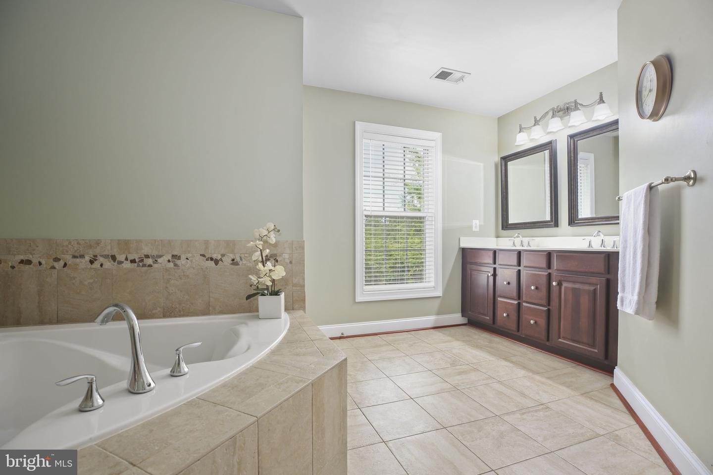 12 GARNET WAY, FREDERICKSBURG, Virginia 22405, 3 Bedrooms Bedrooms, ,3 BathroomsBathrooms,Residential,For sale,12 GARNET WAY,VAST2040938 MLS # VAST2040938