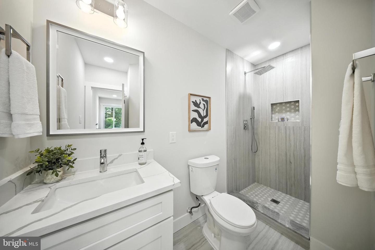 5503 FIRESIDE CT, FAIRFAX, Virginia 22032, 4 Bedrooms Bedrooms, ,4 BathroomsBathrooms,Residential,For sale,5503 FIRESIDE CT,VAFX2256266 MLS # VAFX2256266