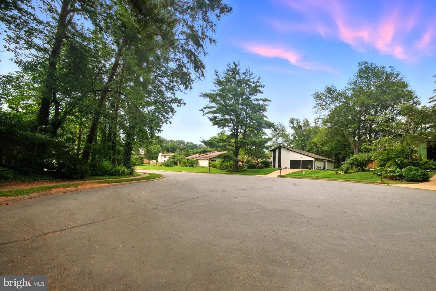5503 FIRESIDE CT, FAIRFAX, Virginia 22032, 4 Bedrooms Bedrooms, ,4 BathroomsBathrooms,Residential,For sale,5503 FIRESIDE CT,VAFX2256266 MLS # VAFX2256266