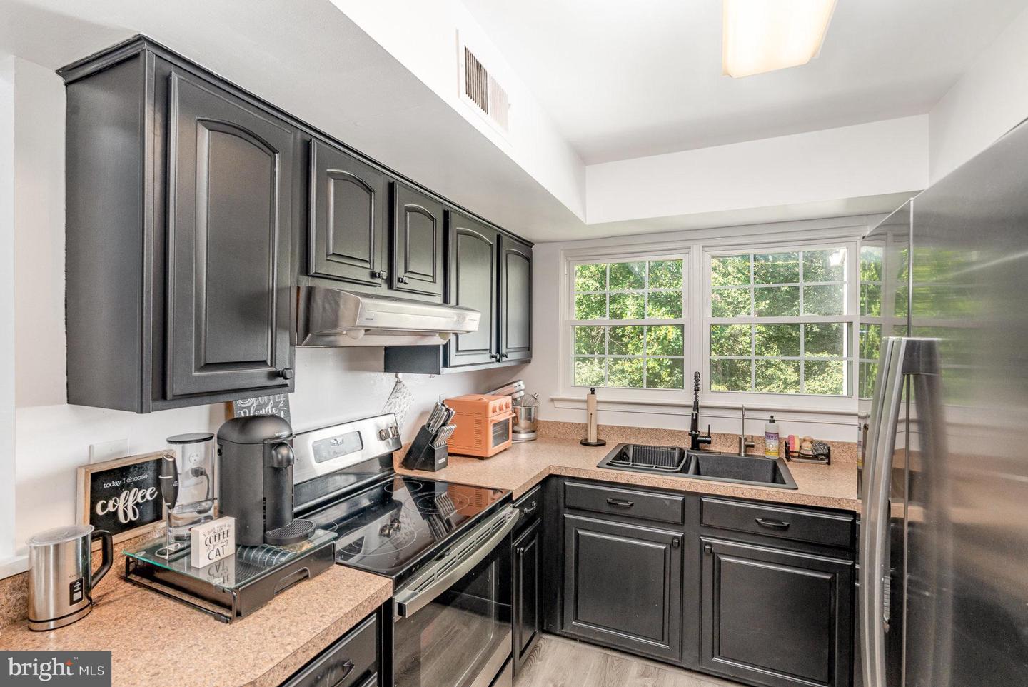 12205 CHAUCER LN #12205, WOODBRIDGE, Virginia 22192, 2 Bedrooms Bedrooms, ,1 BathroomBathrooms,Residential,For sale,12205 CHAUCER LN #12205,VAPW2099558 MLS # VAPW2099558