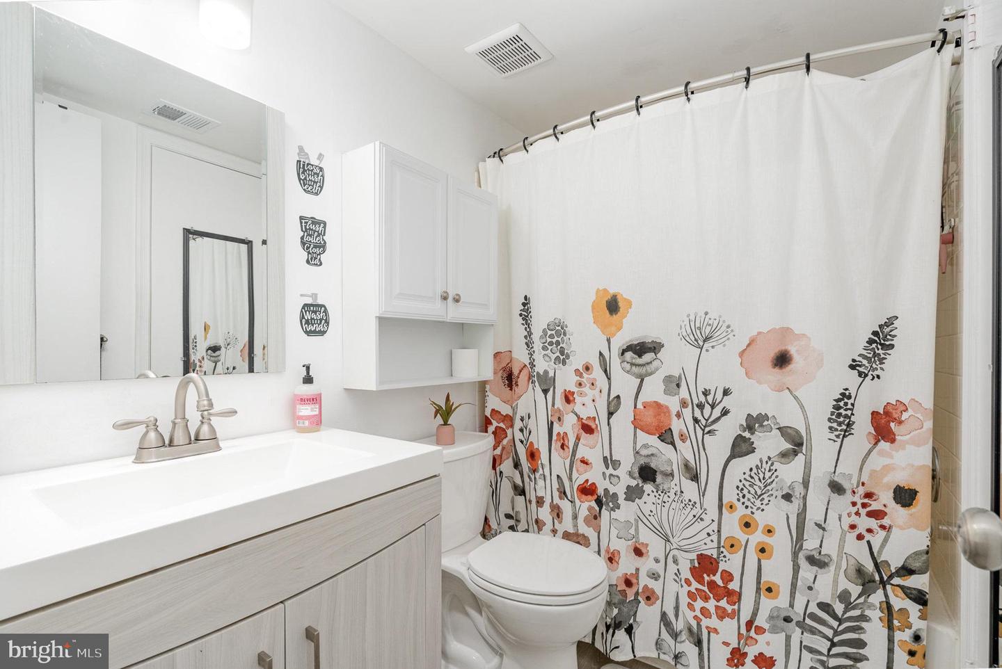 12205 CHAUCER LN #12205, WOODBRIDGE, Virginia 22192, 2 Bedrooms Bedrooms, ,1 BathroomBathrooms,Residential,For sale,12205 CHAUCER LN #12205,VAPW2099558 MLS # VAPW2099558