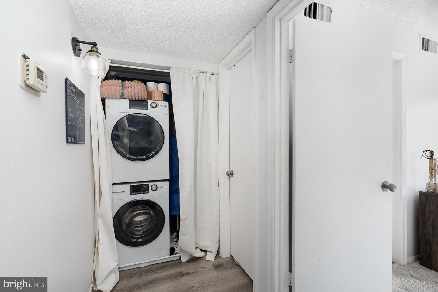 12205 CHAUCER LN #12205, WOODBRIDGE, Virginia 22192, 2 Bedrooms Bedrooms, ,1 BathroomBathrooms,Residential,For sale,12205 CHAUCER LN #12205,VAPW2099558 MLS # VAPW2099558