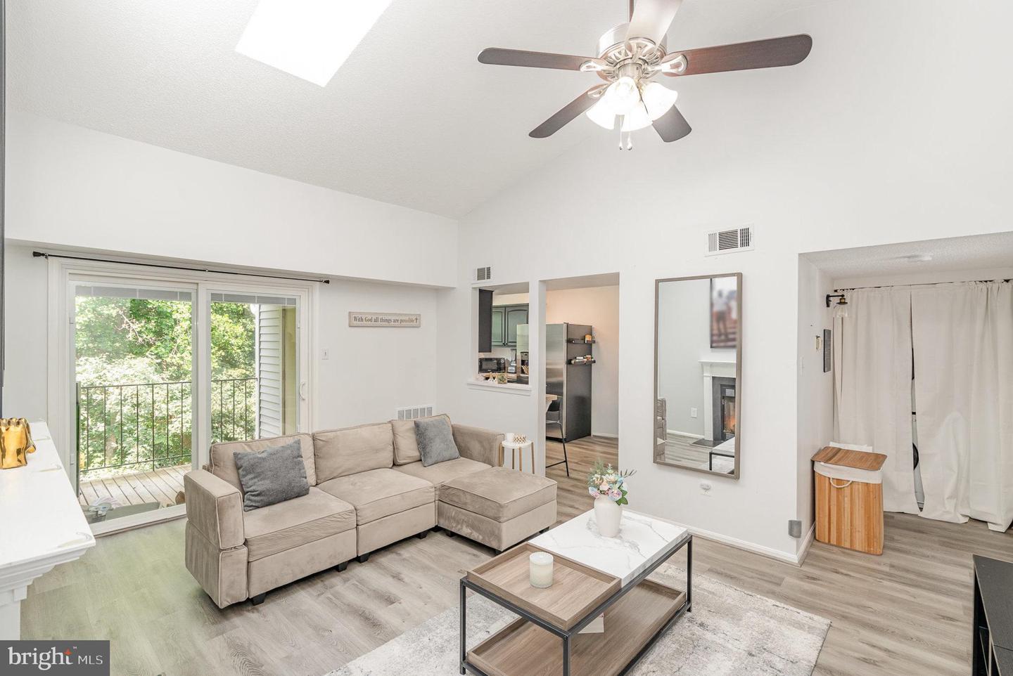 12205 CHAUCER LN #12205, WOODBRIDGE, Virginia 22192, 2 Bedrooms Bedrooms, ,1 BathroomBathrooms,Residential,For sale,12205 CHAUCER LN #12205,VAPW2099558 MLS # VAPW2099558