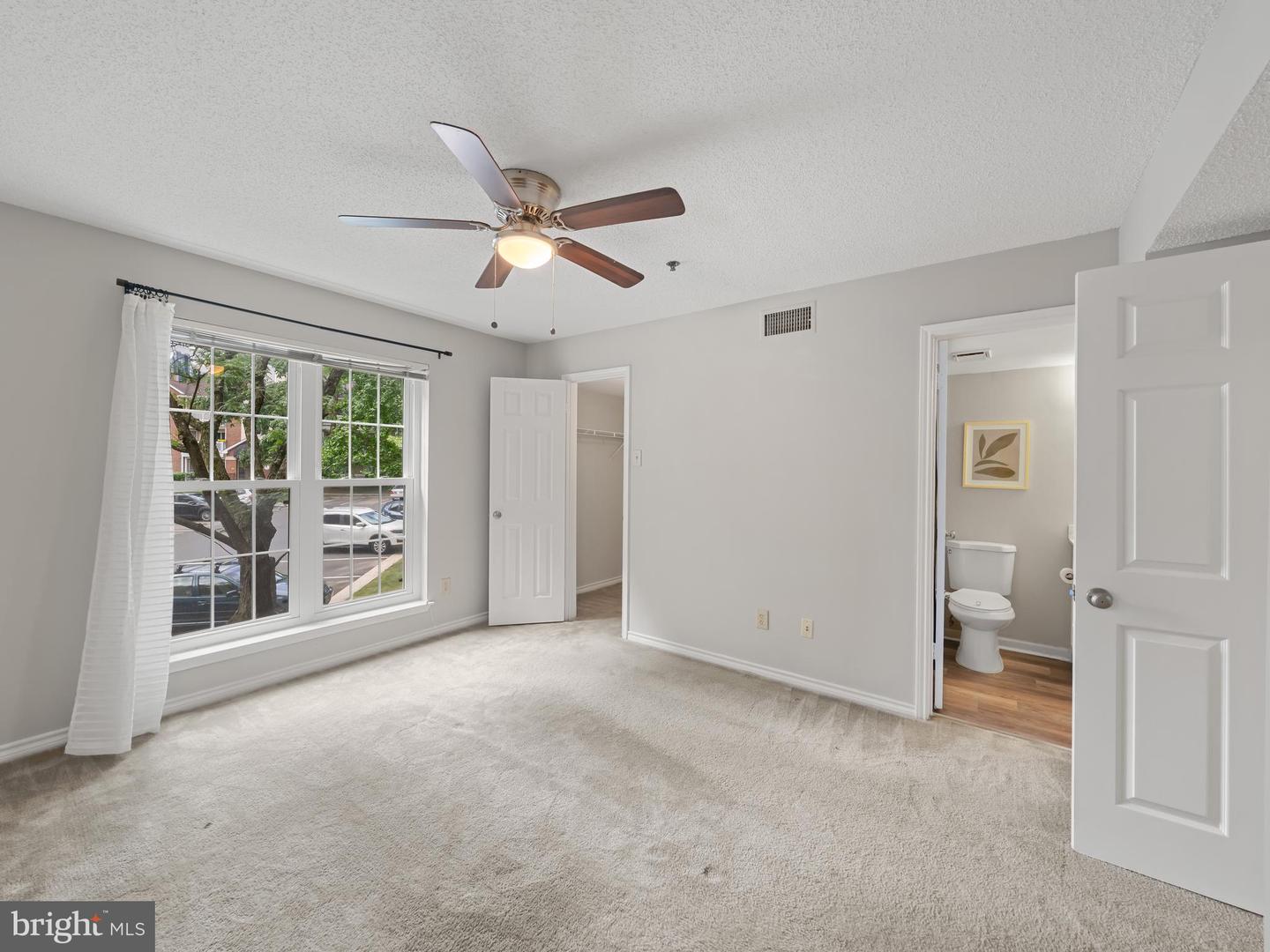 1524 LINCOLN WAY #105, MCLEAN, Virginia 22102, 1 Bedroom Bedrooms, ,1 BathroomBathrooms,Residential,For sale,1524 LINCOLN WAY #105,VAFX2256354 MLS # VAFX2256354