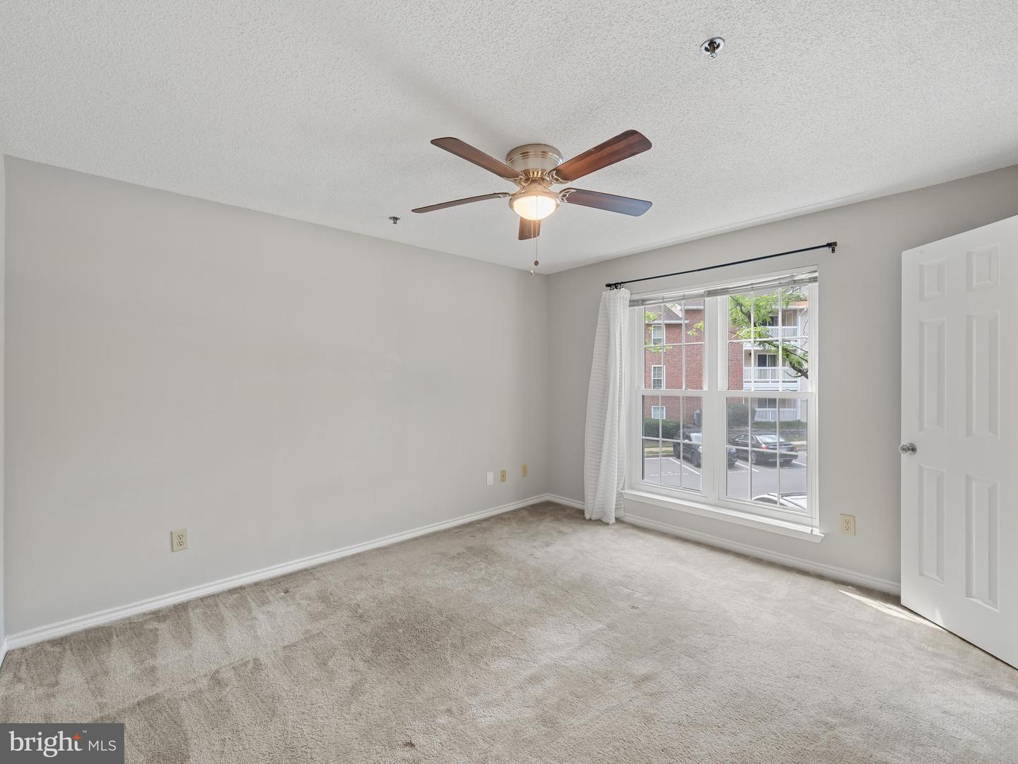 1524 LINCOLN WAY #105, MCLEAN, Virginia 22102, 1 Bedroom Bedrooms, ,1 BathroomBathrooms,Residential,For sale,1524 LINCOLN WAY #105,VAFX2256354 MLS # VAFX2256354