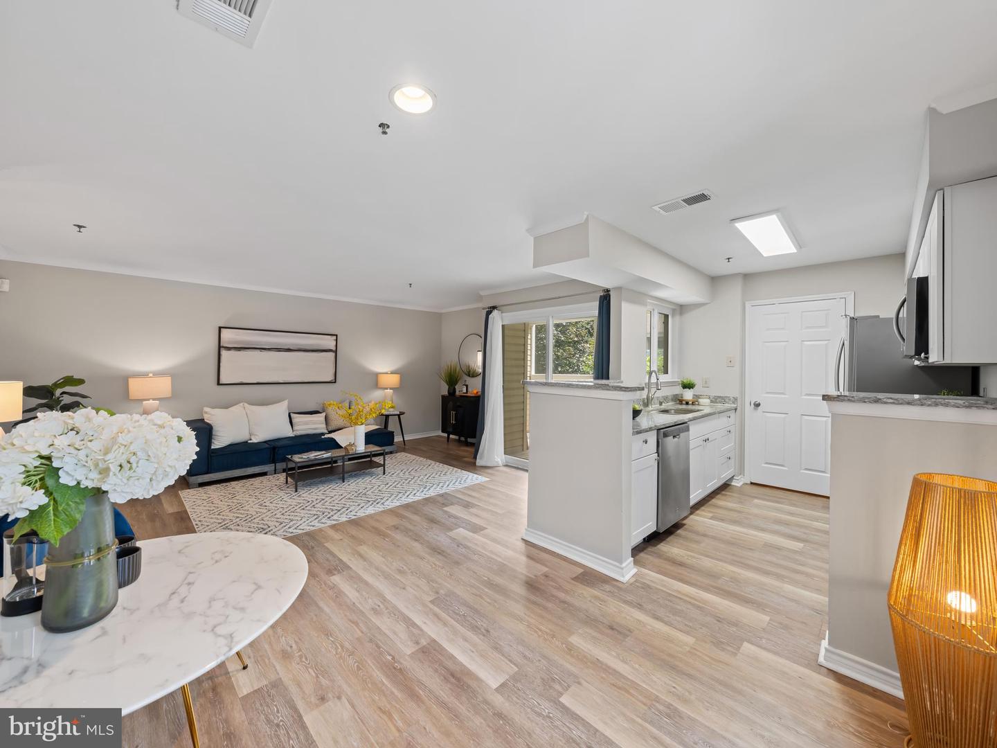 1524 LINCOLN WAY #105, MCLEAN, Virginia 22102, 1 Bedroom Bedrooms, ,1 BathroomBathrooms,Residential,For sale,1524 LINCOLN WAY #105,VAFX2256354 MLS # VAFX2256354