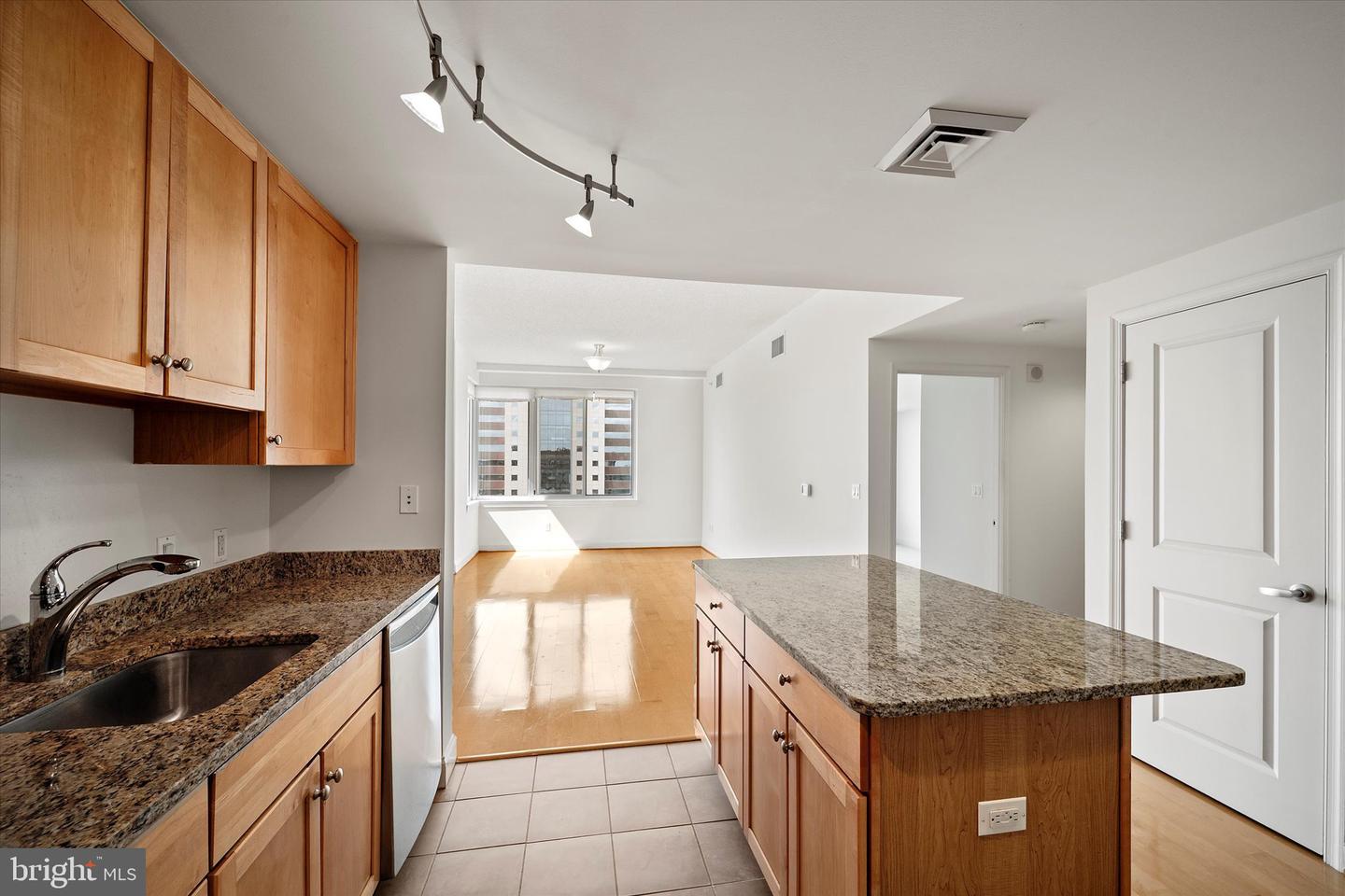 1020 N HIGHLAND ST #1109, ARLINGTON, Virginia 22201, 1 Bedroom Bedrooms, ,1 BathroomBathrooms,Residential,For sale,1020 N HIGHLAND ST #1109,VAAR2061100 MLS # VAAR2061100