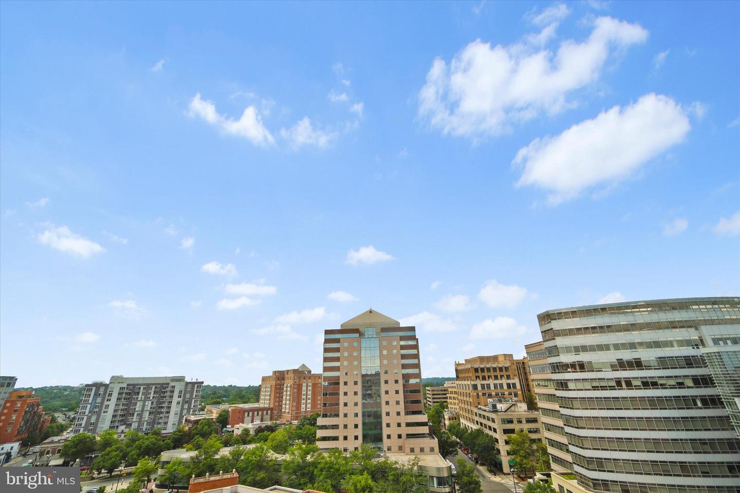 1020 N HIGHLAND ST #1109, ARLINGTON, Virginia 22201, 1 Bedroom Bedrooms, ,1 BathroomBathrooms,Residential,For sale,1020 N HIGHLAND ST #1109,VAAR2061100 MLS # VAAR2061100