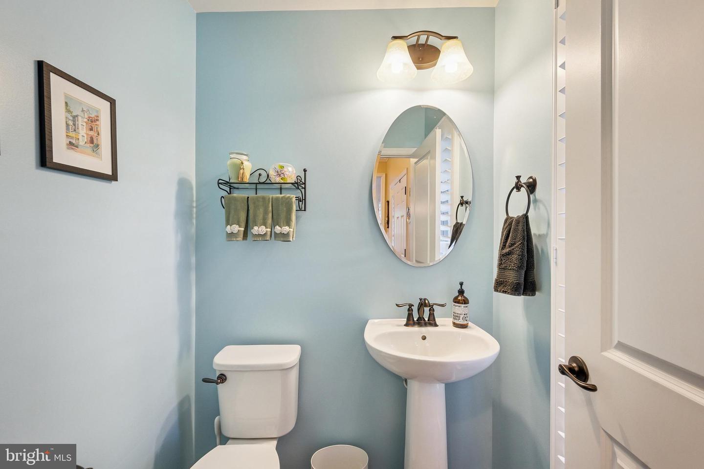26696 GAYFEATHER DR, CHANTILLY, Virginia 20152, 5 Bedrooms Bedrooms, ,3 BathroomsBathrooms,Residential,For sale,26696 GAYFEATHER DR,VALO2102688 MLS # VALO2102688
