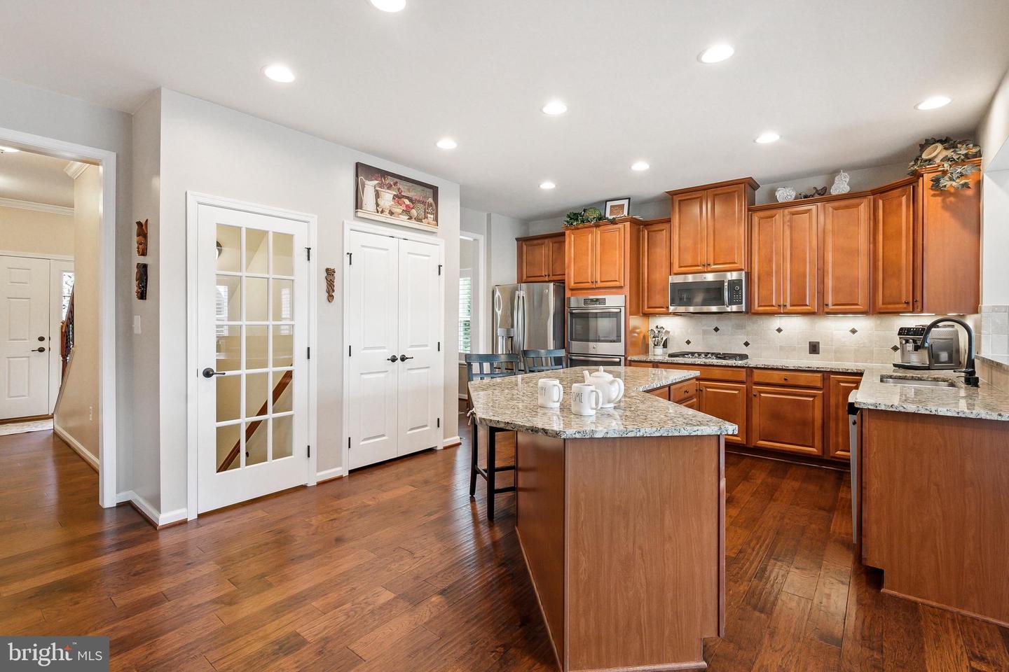 26696 GAYFEATHER DR, CHANTILLY, Virginia 20152, 5 Bedrooms Bedrooms, ,3 BathroomsBathrooms,Residential,For sale,26696 GAYFEATHER DR,VALO2102688 MLS # VALO2102688