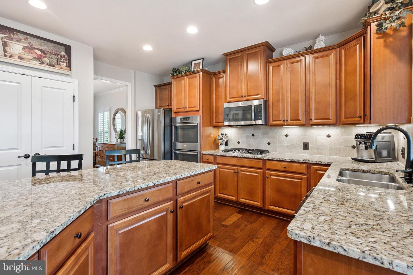 26696 GAYFEATHER DR, CHANTILLY, Virginia 20152, 5 Bedrooms Bedrooms, ,3 BathroomsBathrooms,Residential,For sale,26696 GAYFEATHER DR,VALO2102688 MLS # VALO2102688