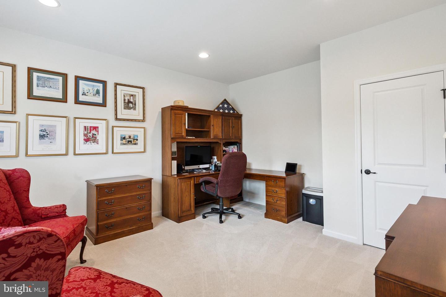 26696 GAYFEATHER DR, CHANTILLY, Virginia 20152, 5 Bedrooms Bedrooms, ,3 BathroomsBathrooms,Residential,For sale,26696 GAYFEATHER DR,VALO2102688 MLS # VALO2102688