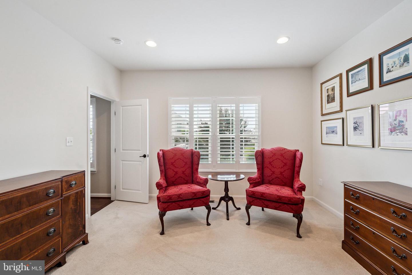 26696 GAYFEATHER DR, CHANTILLY, Virginia 20152, 5 Bedrooms Bedrooms, ,3 BathroomsBathrooms,Residential,For sale,26696 GAYFEATHER DR,VALO2102688 MLS # VALO2102688