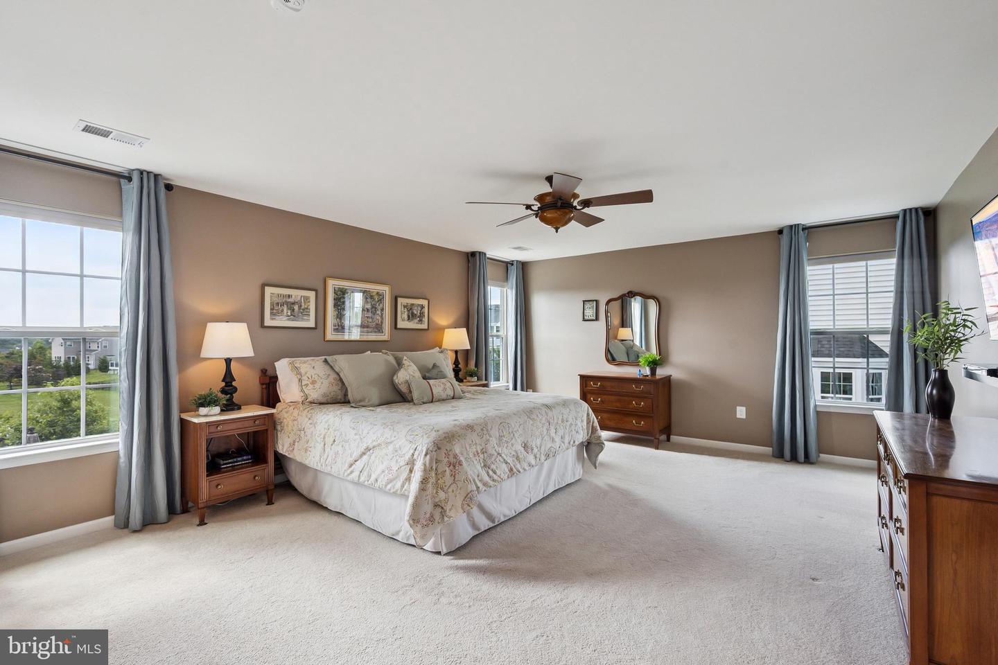 26696 GAYFEATHER DR, CHANTILLY, Virginia 20152, 5 Bedrooms Bedrooms, ,3 BathroomsBathrooms,Residential,For sale,26696 GAYFEATHER DR,VALO2102688 MLS # VALO2102688