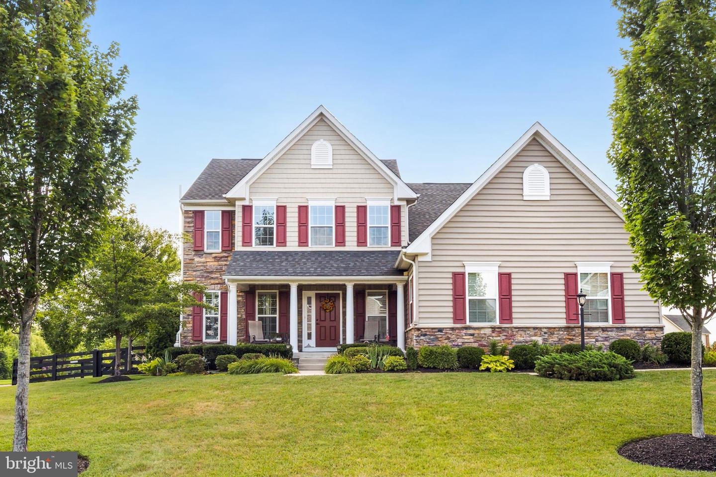 26696 GAYFEATHER DR, CHANTILLY, Virginia 20152, 5 Bedrooms Bedrooms, ,3 BathroomsBathrooms,Residential,For sale,26696 GAYFEATHER DR,VALO2102688 MLS # VALO2102688
