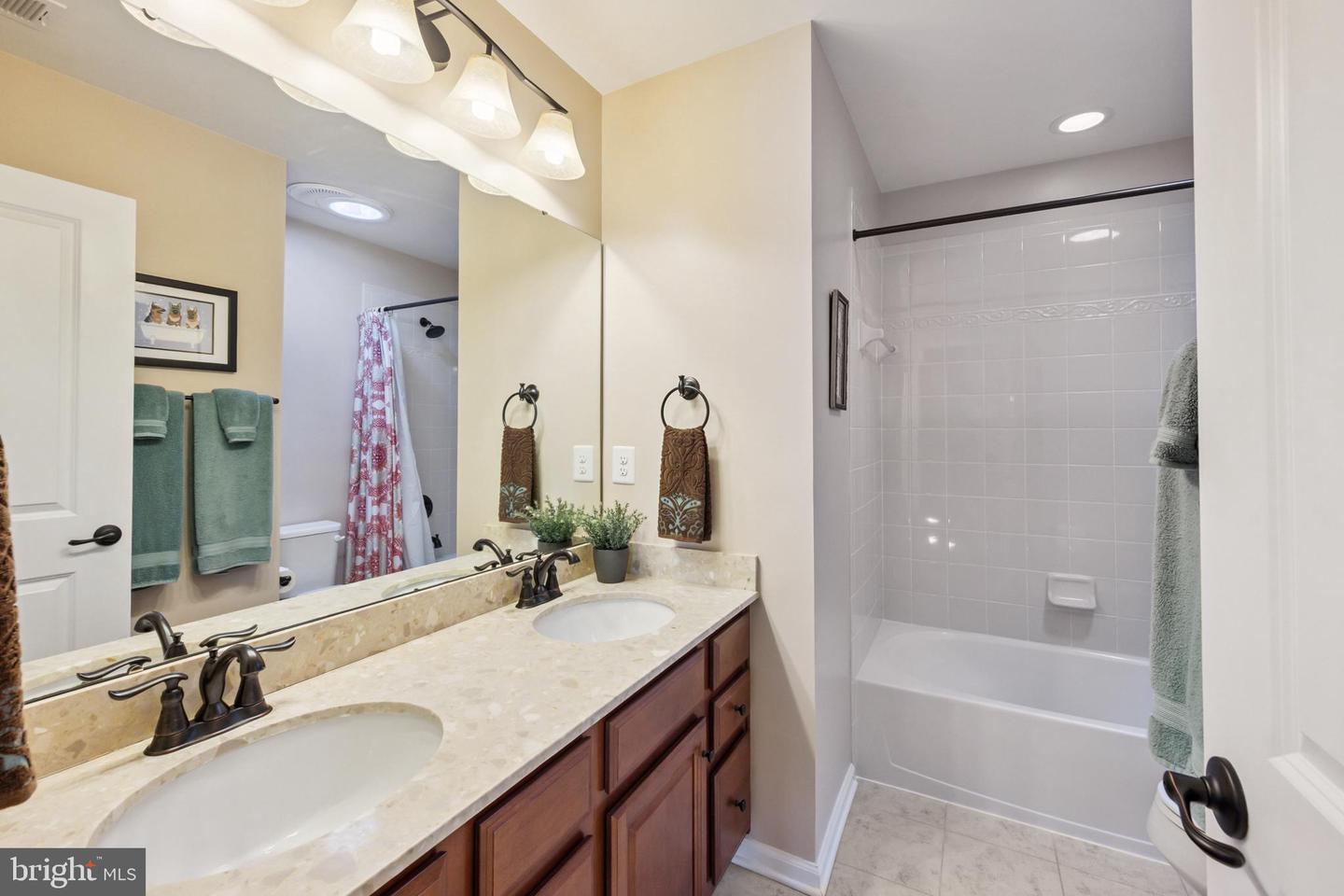 26696 GAYFEATHER DR, CHANTILLY, Virginia 20152, 5 Bedrooms Bedrooms, ,3 BathroomsBathrooms,Residential,For sale,26696 GAYFEATHER DR,VALO2102688 MLS # VALO2102688