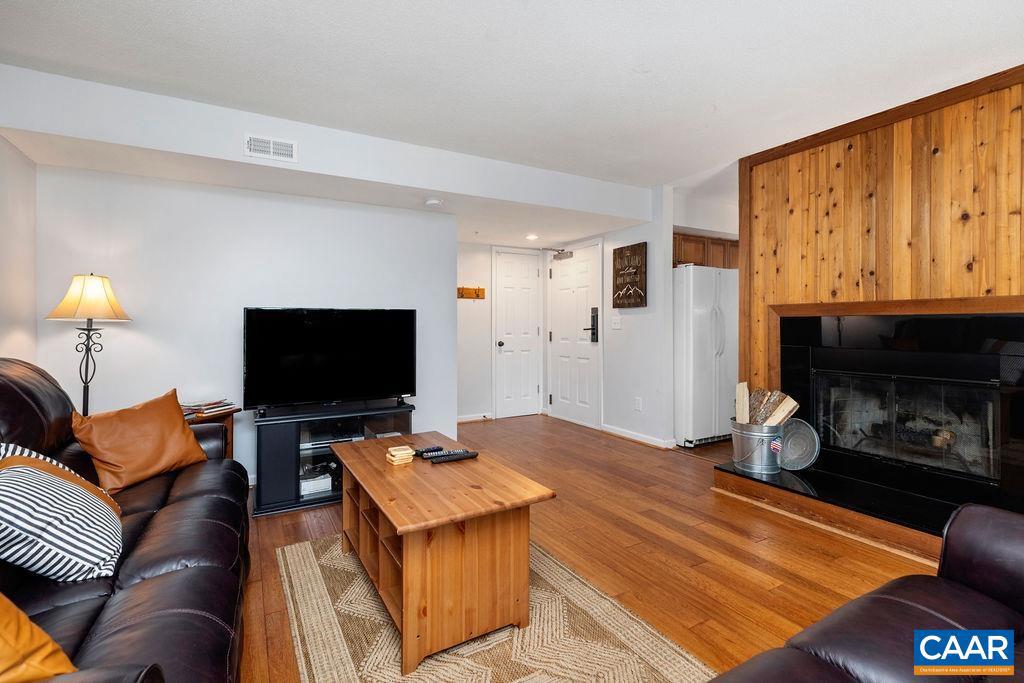 2082 STONE RIDGE CONDOS, WINTERGREEN RESORT, Virginia 22967, 3 Bedrooms Bedrooms, ,3 BathroomsBathrooms,Residential,For sale,2082 STONE RIDGE CONDOS,666934 MLS # 666934