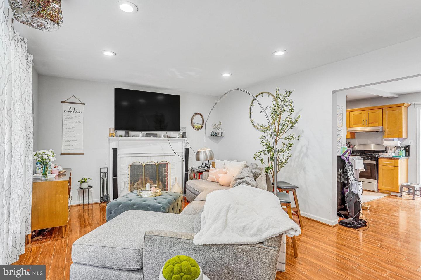 3702 PAUL ST, ALEXANDRIA, Virginia 22311, 3 Bedrooms Bedrooms, ,2 BathroomsBathrooms,Residential,For sale,3702 PAUL ST,VAFX2256528 MLS # VAFX2256528