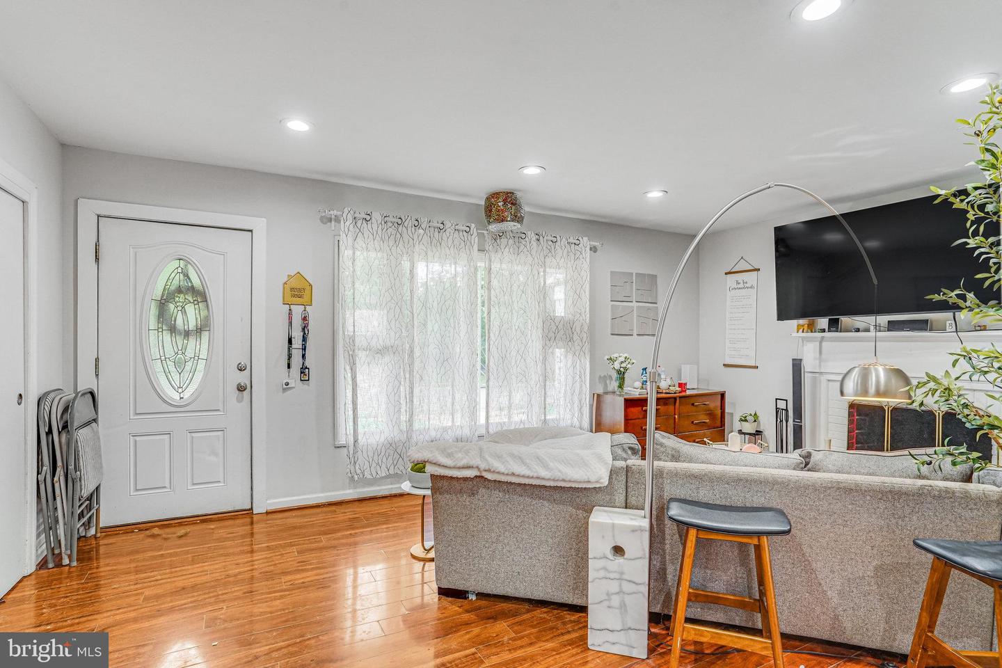 3702 PAUL ST, ALEXANDRIA, Virginia 22311, 3 Bedrooms Bedrooms, ,2 BathroomsBathrooms,Residential,For sale,3702 PAUL ST,VAFX2256528 MLS # VAFX2256528