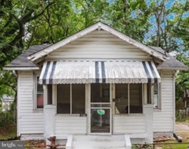 722 32ND ST SE, WASHINGTON, District Of Columbia 20019, 3 Bedrooms Bedrooms, ,1 BathroomBathrooms,Residential,For sale,722 32ND ST SE,DCDC2211278 MLS # DCDC2211278