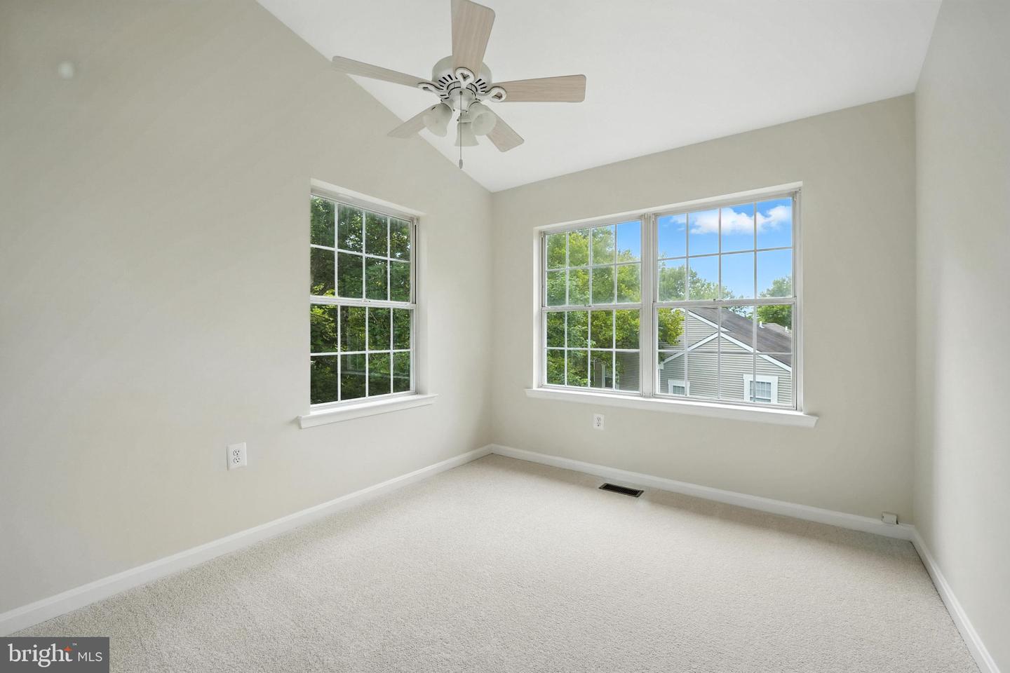 15400 BEACHWATER CT, DUMFRIES, Virginia 22025, 3 Bedrooms Bedrooms, ,2 BathroomsBathrooms,Residential,For sale,15400 BEACHWATER CT,VAPW2099656 MLS # VAPW2099656