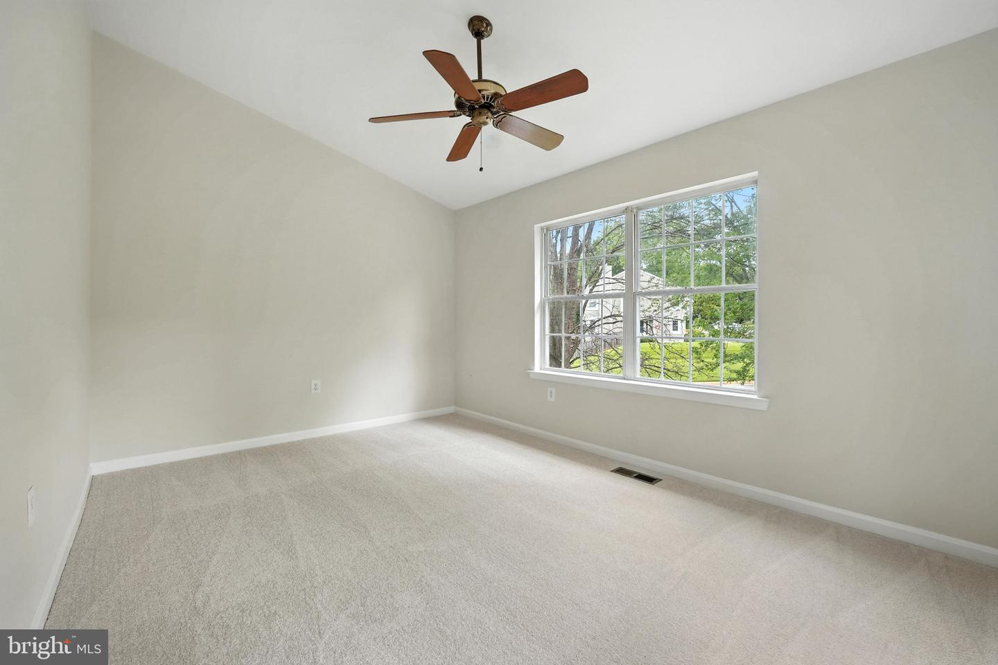 15400 BEACHWATER CT, DUMFRIES, Virginia 22025, 3 Bedrooms Bedrooms, ,2 BathroomsBathrooms,Residential,For sale,15400 BEACHWATER CT,VAPW2099656 MLS # VAPW2099656
