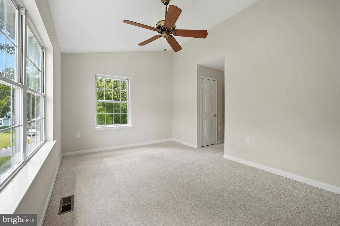 15400 BEACHWATER CT, DUMFRIES, Virginia 22025, 3 Bedrooms Bedrooms, ,2 BathroomsBathrooms,Residential,For sale,15400 BEACHWATER CT,VAPW2099656 MLS # VAPW2099656