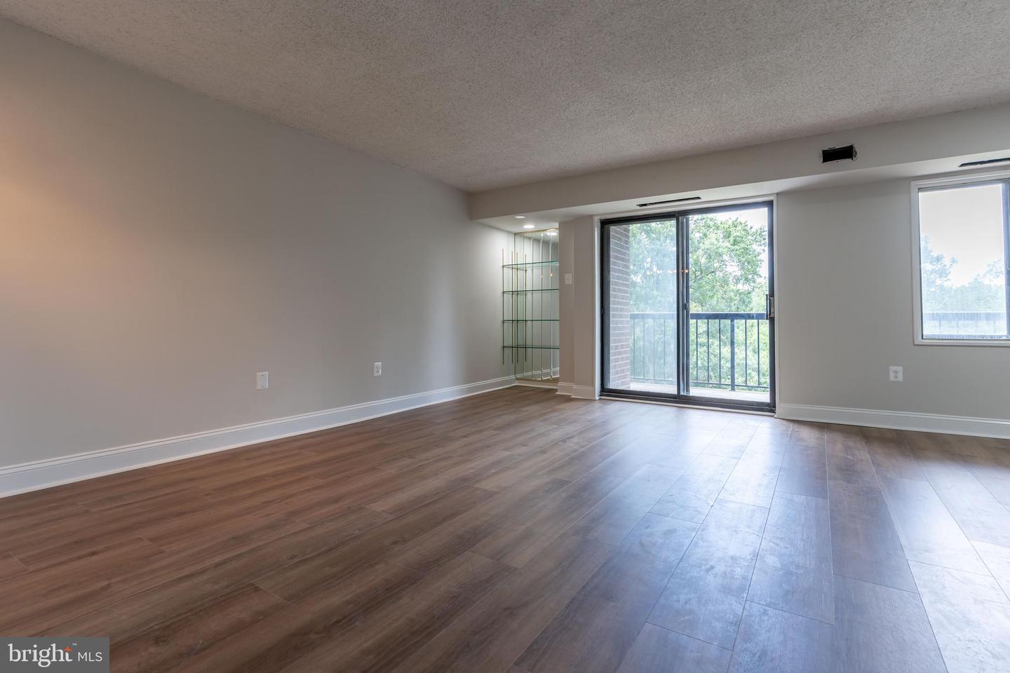 200 N PICKETT ST N #311, ALEXANDRIA, Virginia 22304, 2 Bedrooms Bedrooms, ,2 BathroomsBathrooms,Residential,For sale,200 N PICKETT ST N #311,VAAX2047682 MLS # VAAX2047682