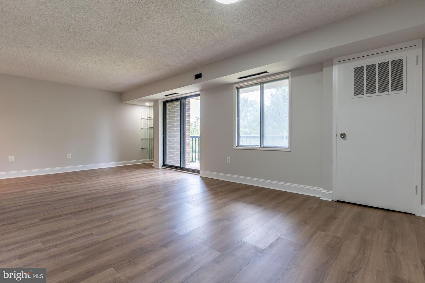 200 N PICKETT ST N #311, ALEXANDRIA, Virginia 22304, 2 Bedrooms Bedrooms, ,2 BathroomsBathrooms,Residential,For sale,200 N PICKETT ST N #311,VAAX2047682 MLS # VAAX2047682