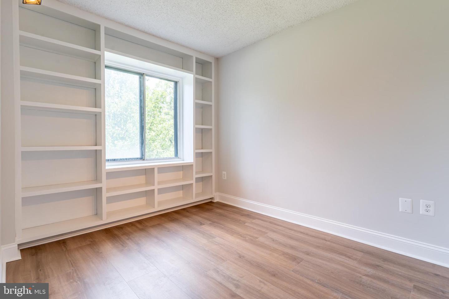 200 N PICKETT ST N #311, ALEXANDRIA, Virginia 22304, 2 Bedrooms Bedrooms, ,2 BathroomsBathrooms,Residential,For sale,200 N PICKETT ST N #311,VAAX2047682 MLS # VAAX2047682